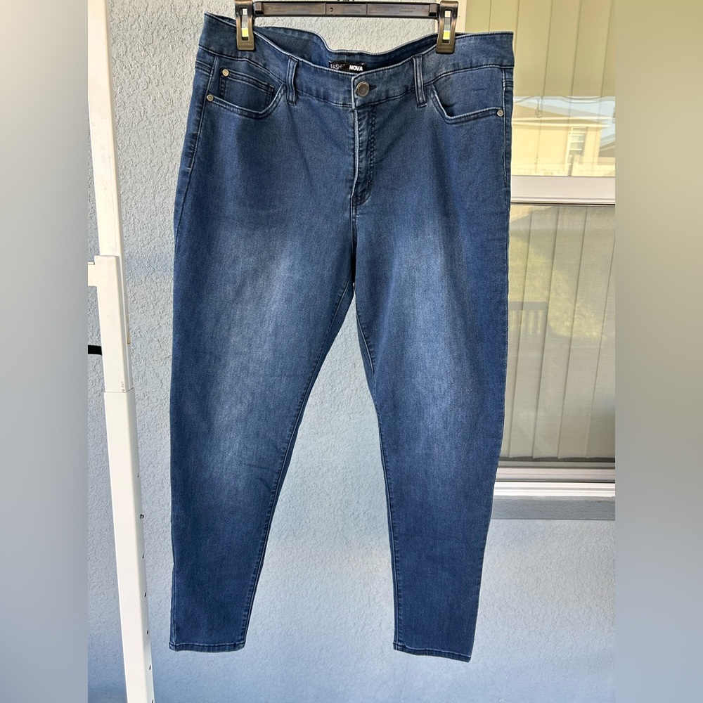 Fashion Nova Dark Wash Skinny Stretchy Pockets Denim Jeans Size 18